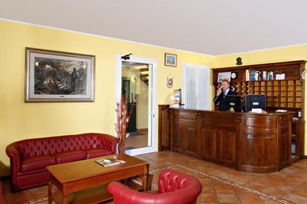 Hotel Gabarda Carpi Eksteriør billede