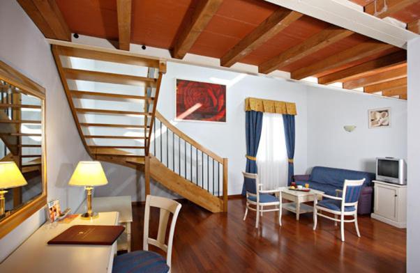 Hotel Gabarda Carpi Værelse billede